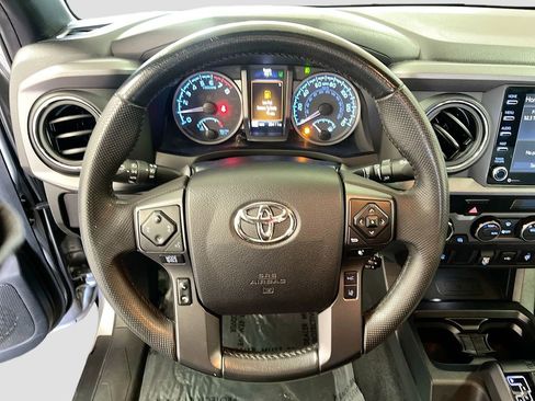 Used 2021 Toyota Tacoma TRD Off-Road image 12