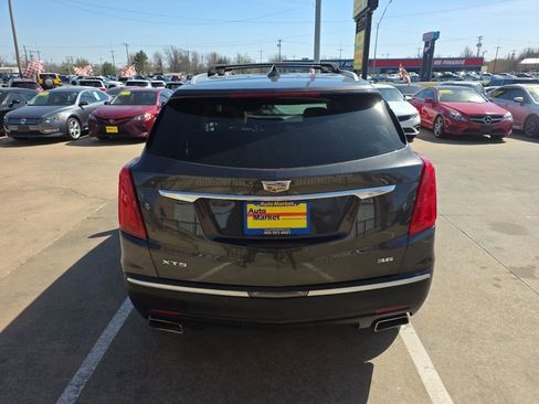 Used 2017 Cadillac XT5 Luxury w/ Driver Awareness Package image 6