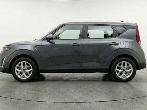 Used 2025 Kia Soul LX w/ LX Technology Package FWD image 5