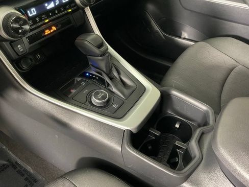 Used 2025 Toyota RAV4 XLE AWD/4WD image 19