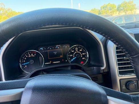 Used 2016 Ford F150 Lariat w/ Equipment Group 502A Luxury AWD/4WD image 5