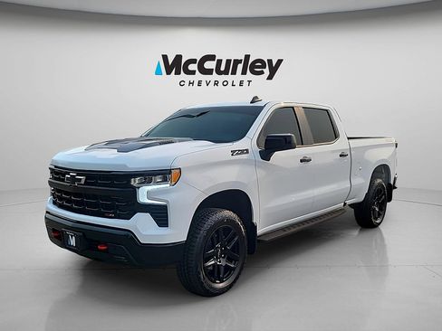 Used 2026 Chevrolet Silverado 1500 LT Trail Boss w/ Convenience Package II AWD/4WD image 3