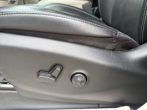 Used 2022 Chrysler Pacifica Touring-L FWD image 17
