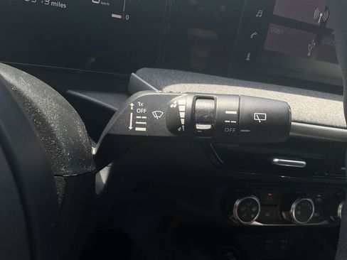 Used 2025 Nissan Kicks SV FWD image 37