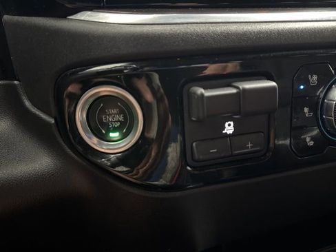 Used 2022 GMC Sierra 1500 SLT w/ SLT Premium Plus Package AWD/4WD image 16