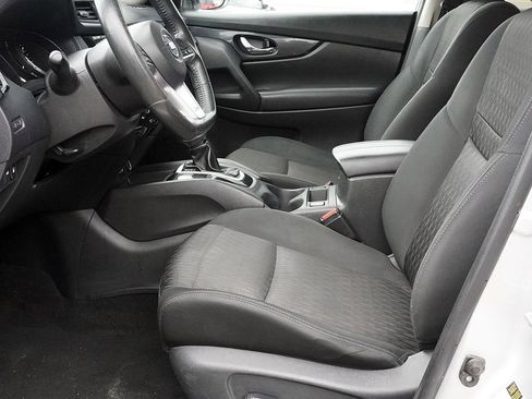 Used 2018 Nissan Rogue SV AWD/4WD image 23