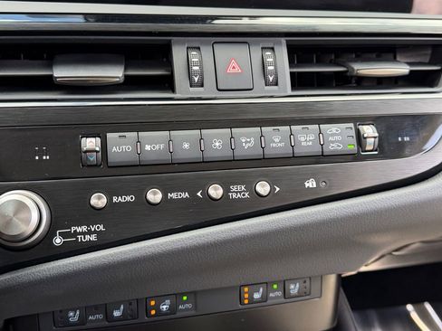 Certified 2025 Lexus ES 350 350 w/ Premium Package image 21