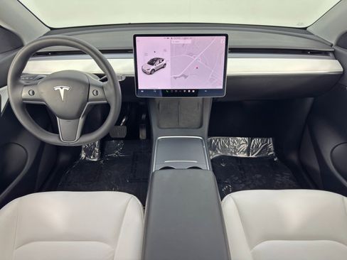 Used 2021 Tesla Model Y Long Range image 13