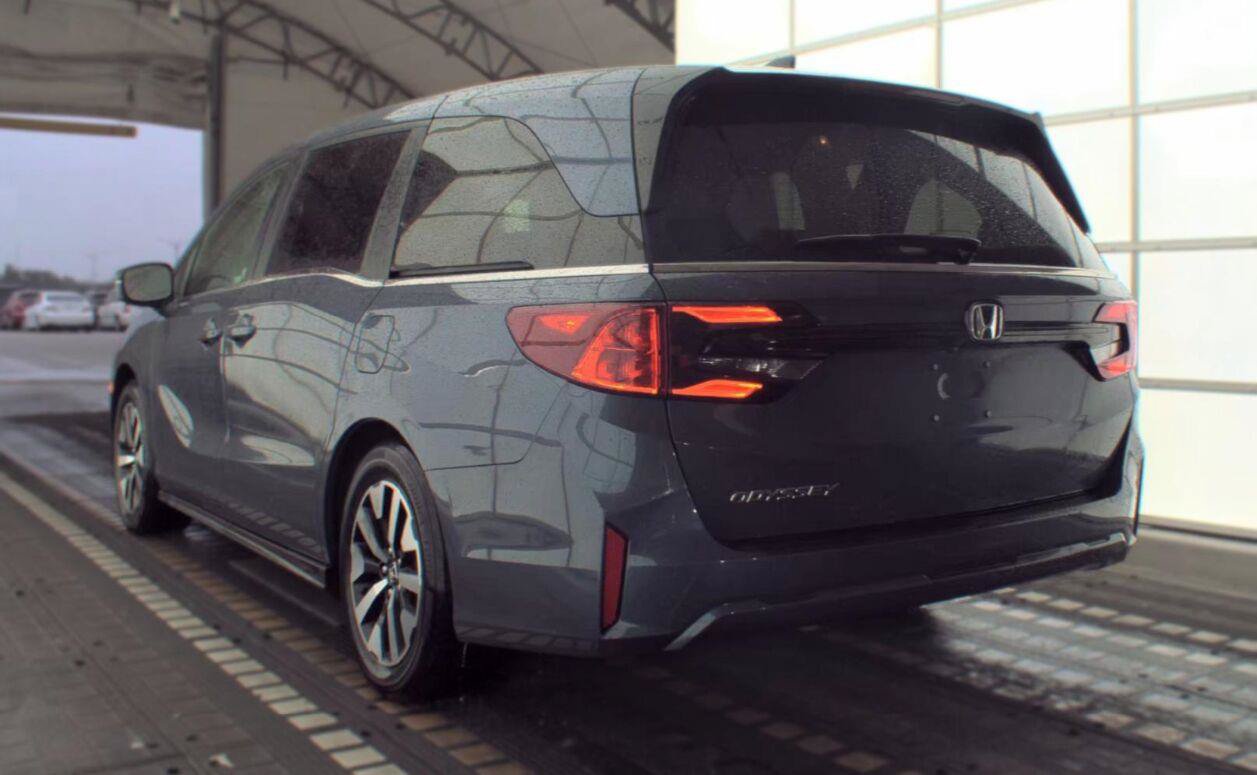 Used 2025 Honda Odyssey EX-L image 13