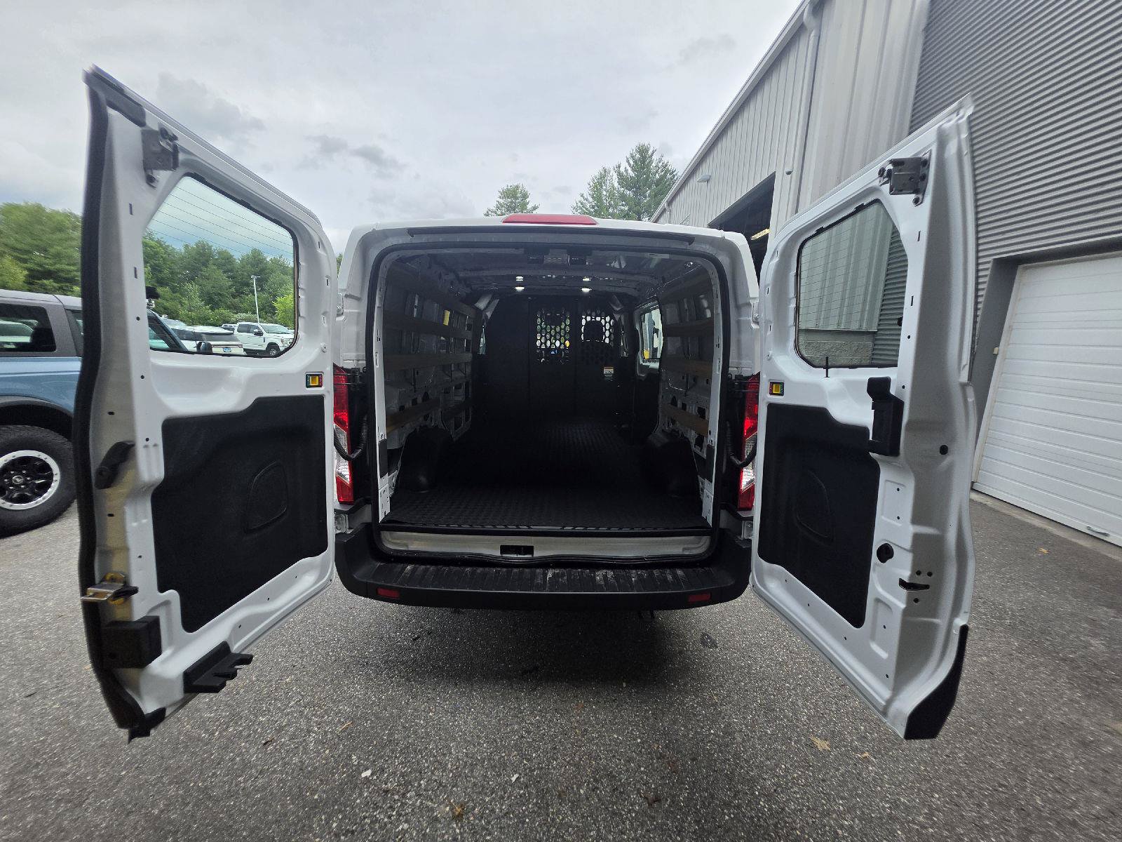 Used 2025 Ford Transit 250 Low Roof w/ Exterior Upgrade Package RWD image 21