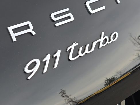 Used 2017 Porsche 911 Turbo image 31