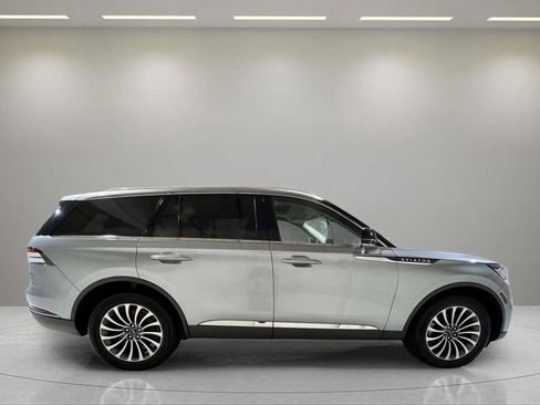 Certified 2022 Lincoln Aviator AWD w/ Premium Package image 2