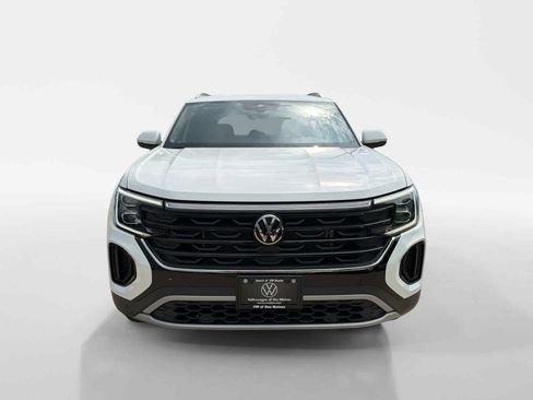 Used 2024 Volkswagen Atlas Cross Sport SE AWD/4WD image 7