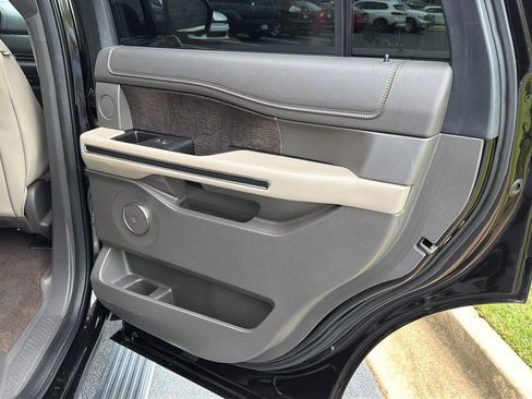 Used 2021 Ford Expedition Limited RWD image 17