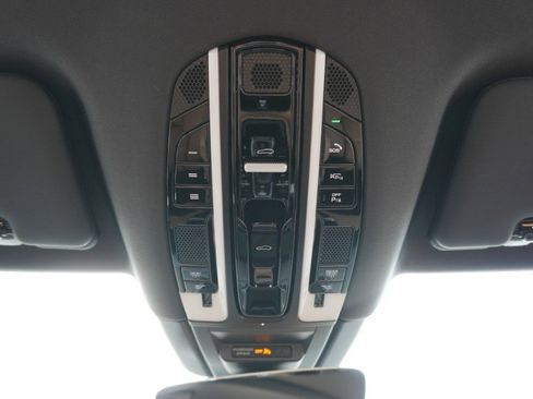 Used 2019 Porsche Cayenne image 27