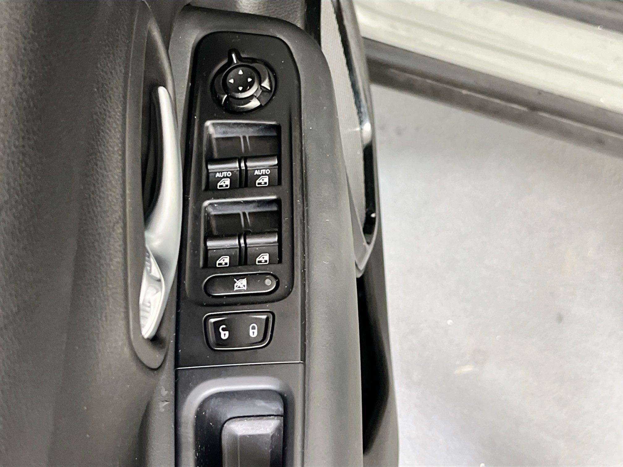 Used 2022 Jeep Renegade Altitude AWD/4WD image 18