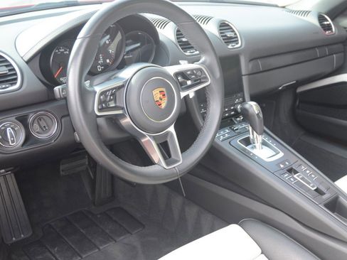Used 2020 Porsche 718 Boxster image 14