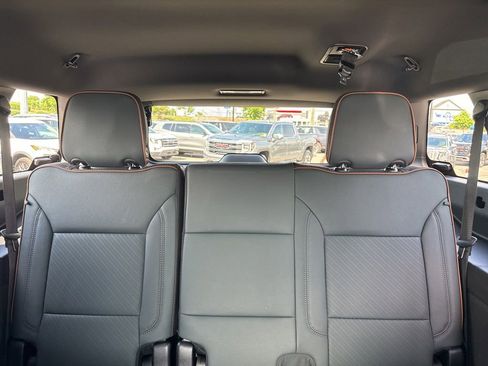 New 2026 GMC Yukon XL AT4 w/ AT4 Premium Plus Package AWD/4WD image 32