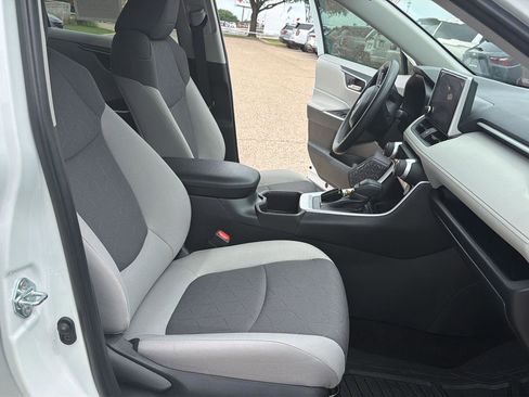 Used 2025 Toyota RAV4 XLE w/ Convenience Package FWD image 20