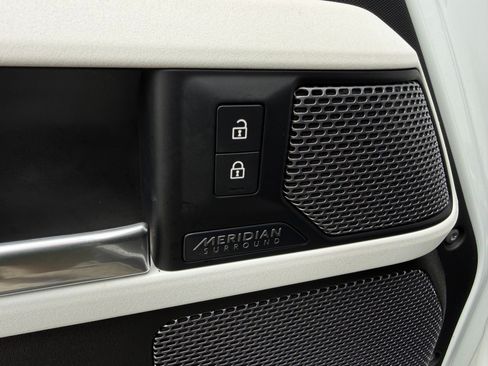 Used 2021 Land Rover Defender 110 X-Dynamic HSE AWD/4WD image 69
