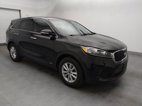 Used 2020 Kia Sorento LX image 11