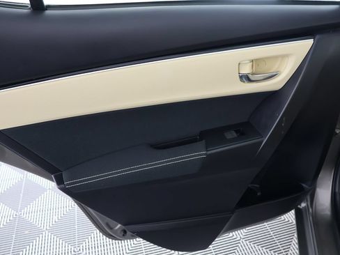 Used 2018 Toyota Corolla LE FWD image 22