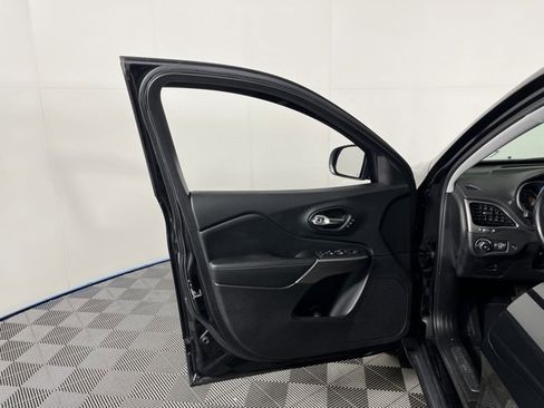 Used 2021 Jeep Cherokee Limited w/ Elite Package image 15