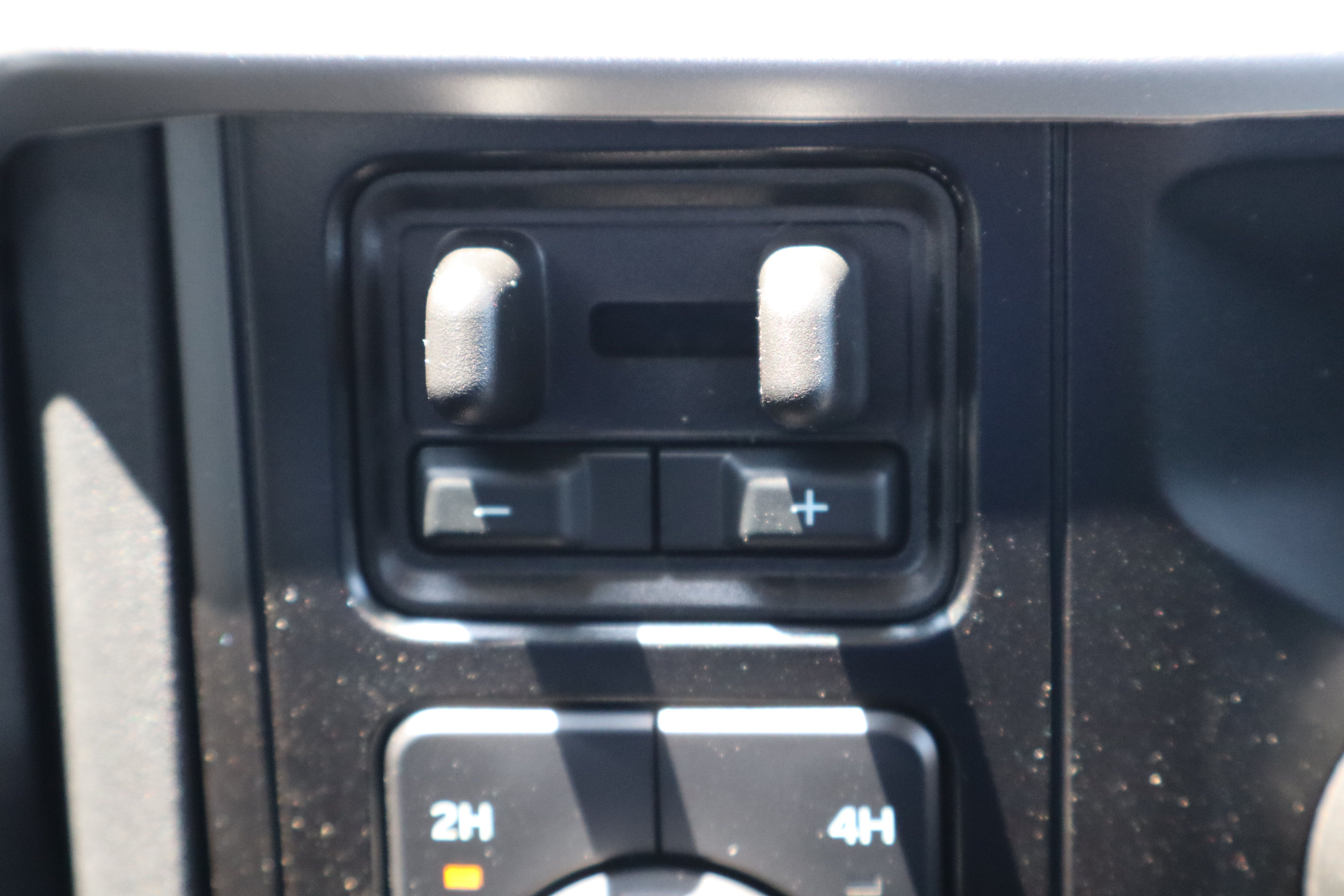 New 2026 Ford F350 XLT w/ FX4 Off-Road Package AWD/4WD image 19