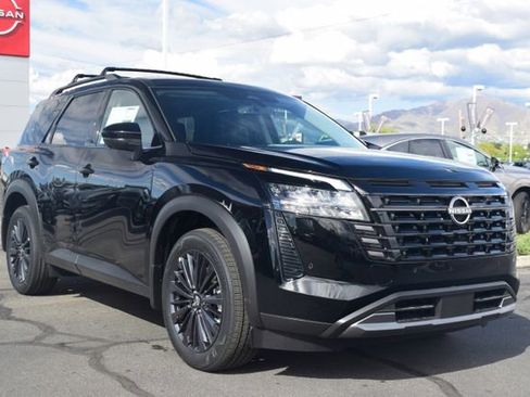 New 2026 Nissan Pathfinder SL image 9