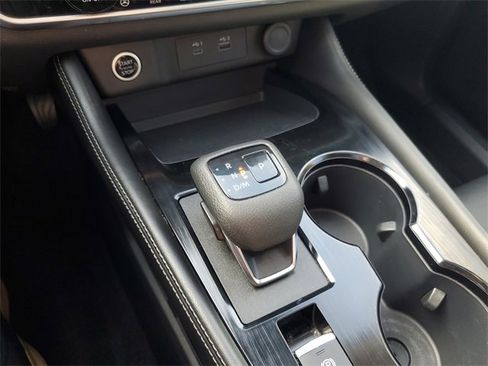 Used 2023 Nissan Rogue SL w/ SL Premium Package image 29