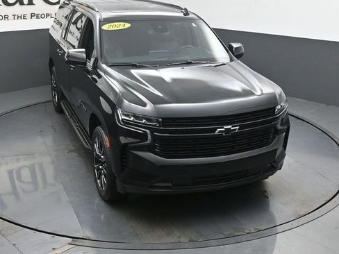 Used 2024 Chevrolet Suburban RST w/ Sport Performance Package AWD/4WD image 48