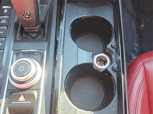 Used 2019 Maserati Levante image 23