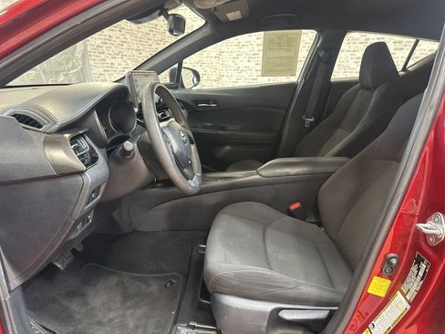 Used 2019 Toyota C-HR LE image 24