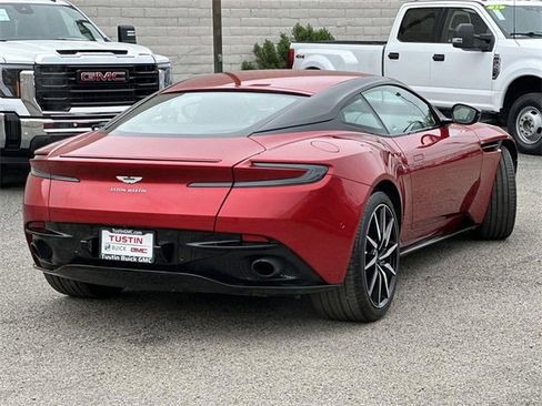 Used 2020 Aston Martin DB11 Coupe image 12