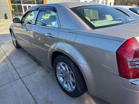 Used 2006 Chrysler 300 C image 8