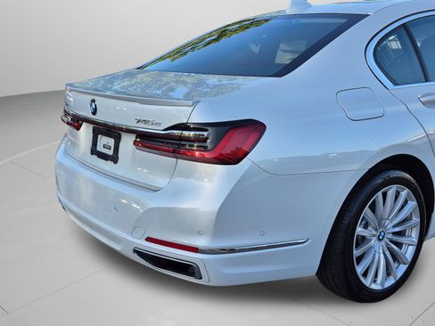 Used 2020 BMW 745e xDrive AWD/4WD image 31