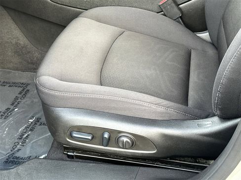 Used 2023 Chevrolet Malibu LT image 19