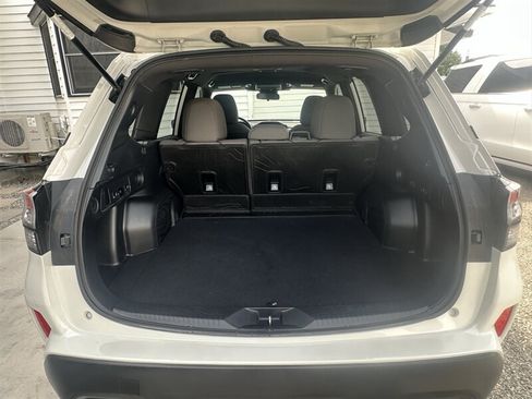 Used 2025 Subaru Forester AWD/4WD image 44