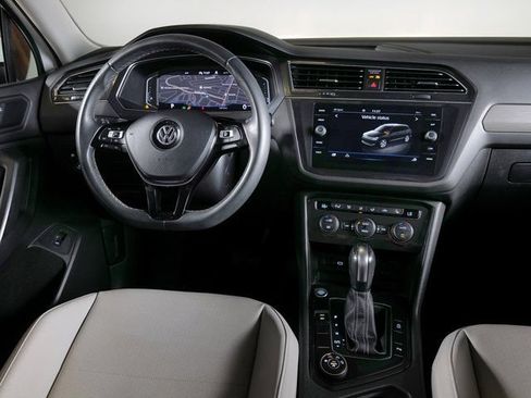 Used 2021 Volkswagen Tiguan SE AWD/4WD image 12