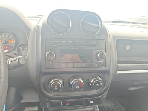 Used 2014 Jeep Patriot Sport image 23