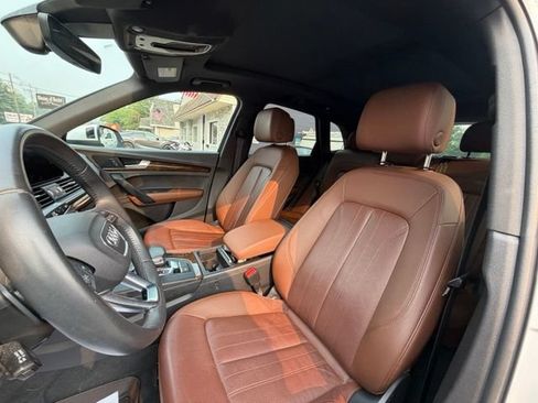Used 2019 Audi Q5 2.0T Premium w/ Convenience Package AWD/4WD image 33