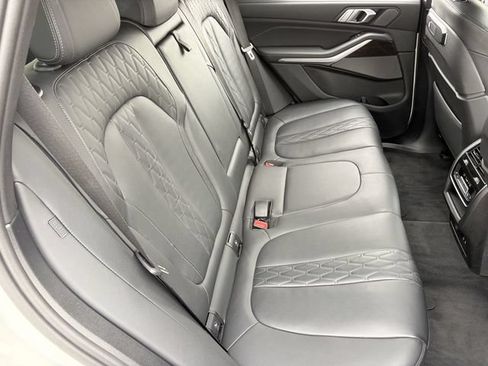Used 2025 BMW X5 xDrive50e AWD/4WD image 14