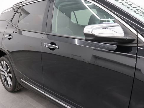 Used 2018 GMC Terrain Denali w/ Comfort Package AWD/4WD image 25