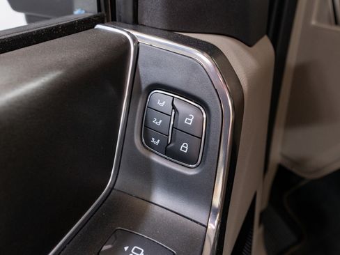 Used 2025 Ford F250 Platinum w/ Platinum Plus Package image 16