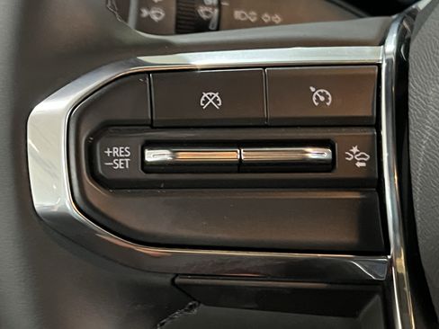 New 2025 GMC Canyon Elevation w/ Convenience Package image 12