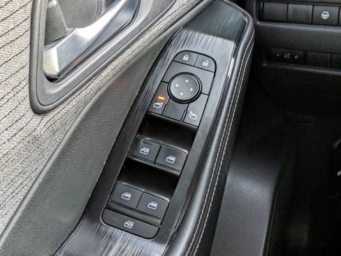 Used 2022 Nissan Rogue SV image 24