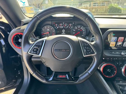 Used 2018 Chevrolet Camaro SS image 21
