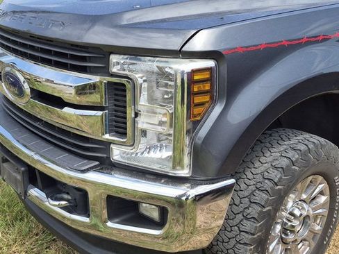 Used 2019 Ford F250 XLT w/ XLT Premium Package AWD/4WD image 5