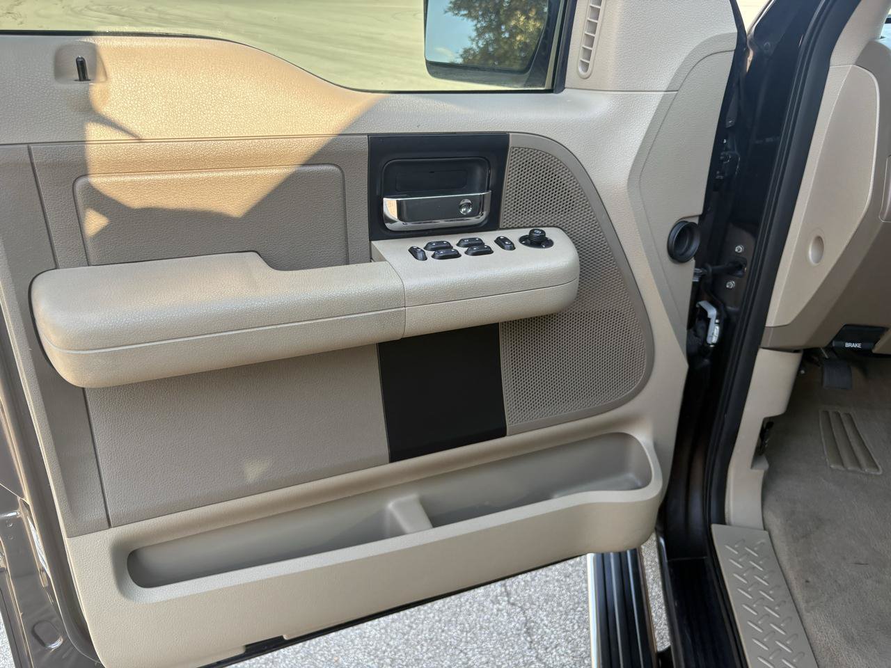 Used 2006 Ford F150 XLT RWD image 11