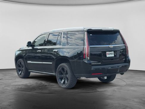 Used 2019 Cadillac Escalade Premium Luxury AWD/4WD image 6
